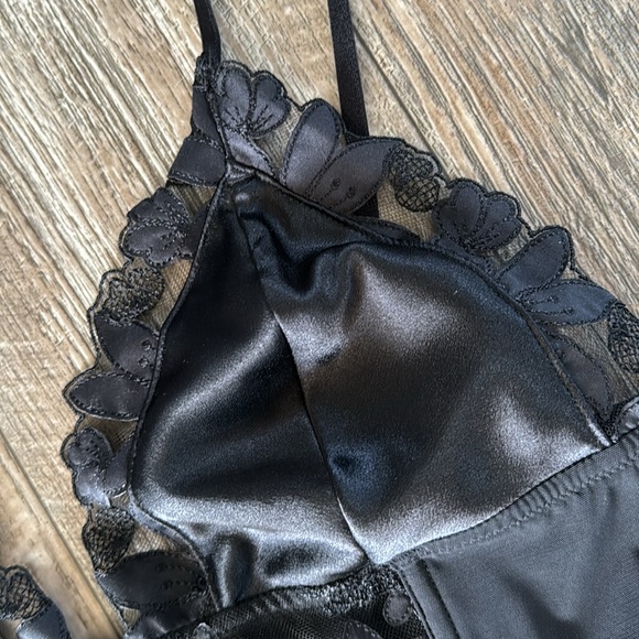 Victoria’s Secret bralette/ brassiere, X-Large - Picture 5 of 10